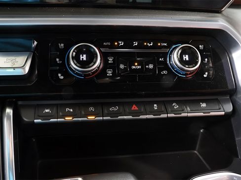 Used 2022 GMC Sierra 1500 Denali Ultimate image 9