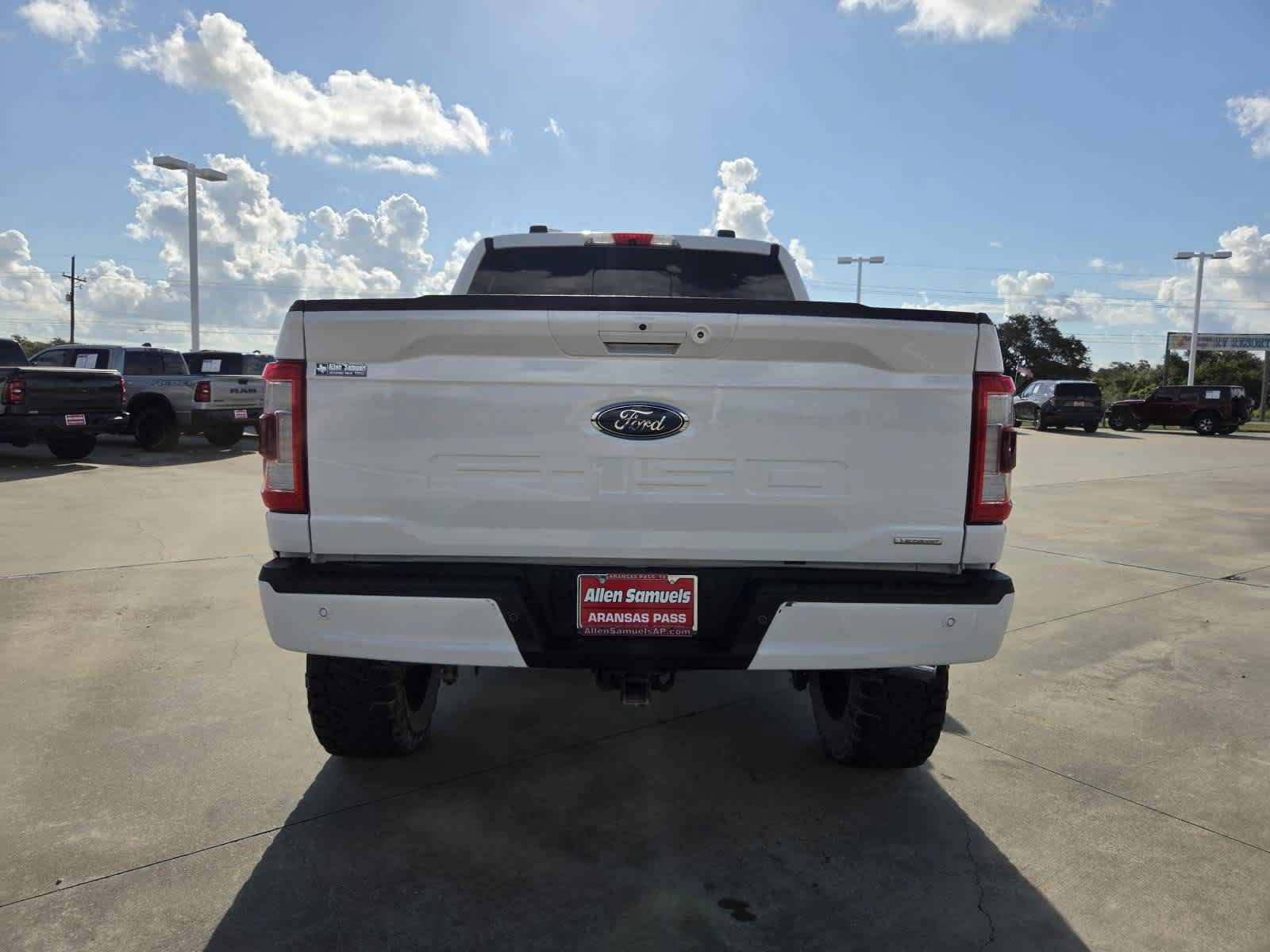 Used 2021 Ford F150 Lariat w/ Equipment Group 502A High AWD/4WD image 4