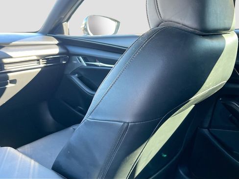 Used 2022 MAZDA MAZDA3 s FWD image 25