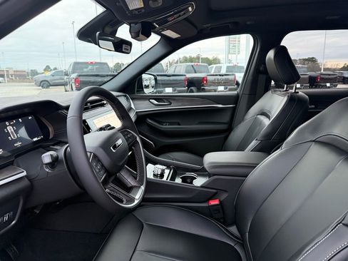 New 2026 Jeep Grand Cherokee Limited w/ Limited Altitude Package RWD image 10