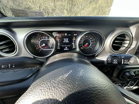 Used 2022 Jeep Wrangler Unlimited Sport image 12
