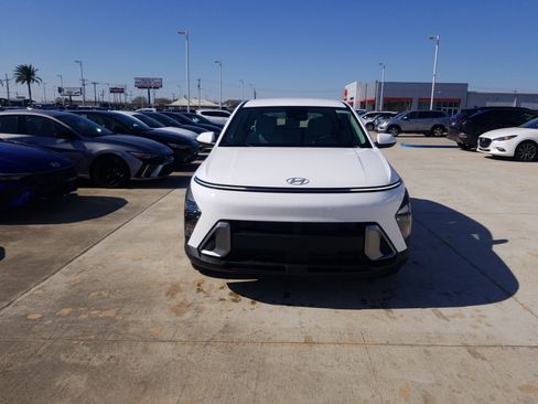New 2026 Hyundai Kona SE FWD image 2