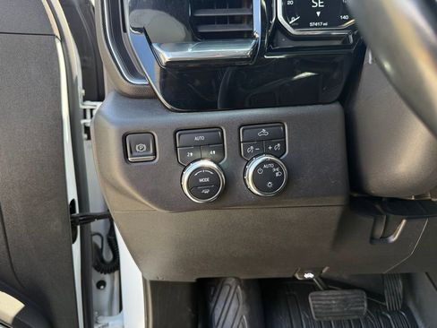 Used 2023 GMC Sierra 1500 SLE AWD/4WD image 25