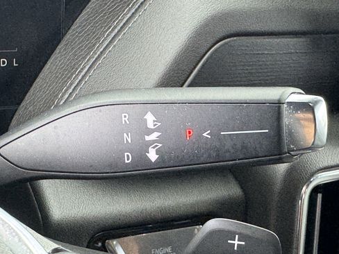 Used 2025 GMC Yukon Denali AWD/4WD image 22