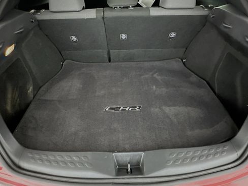 Used 2020 Toyota C-HR LE image 30