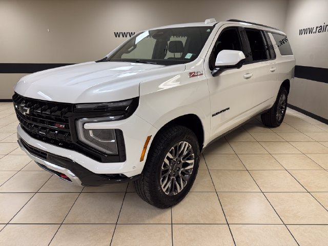 Used 2025 Chevrolet Suburban Z71 AWD/4WD image 3