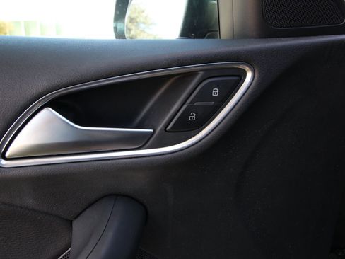 Used 2018 Audi Q3 2.0T Premium image 14