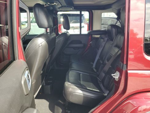 Used 2021 Jeep Wrangler Unlimited Sahara AWD/4WD image 13