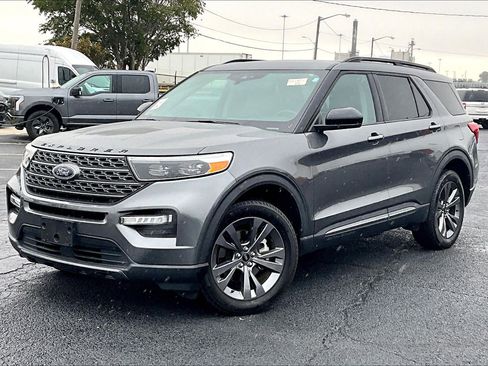 Used 2023 Ford Explorer XLT w/ Equipment Group 202A image 7