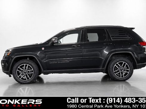 Used 2019 Jeep Grand Cherokee Trailhawk w/ Trailhawk Luxury Group AWD/4WD image 11