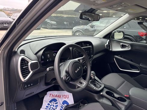 Used 2025 Kia Soul LX image 12