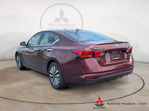 Used 2024 Nissan Altima 2.5 SV FWD image 5