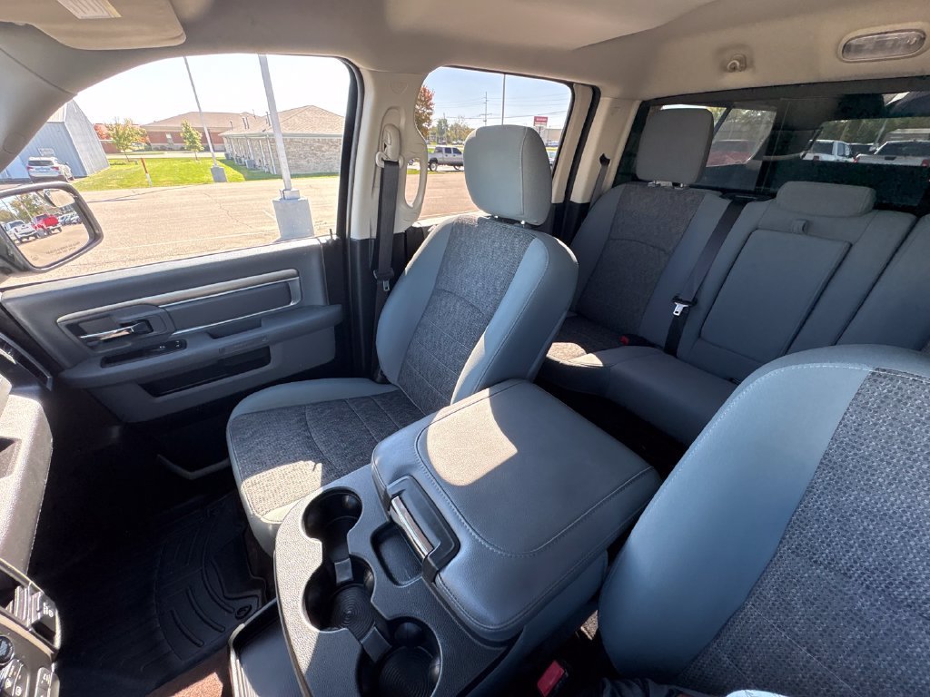 Used 2017 RAM 1500 Big Horn RWD image 30