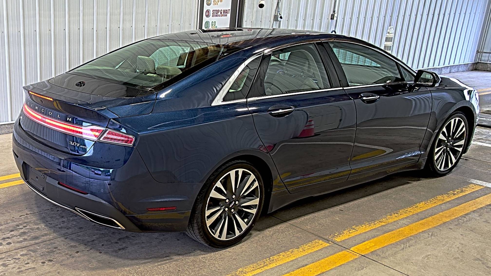 Used 2017 Lincoln MKZ Reserve w/ Climate Package AWD/4WD image 4