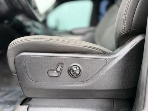 Used 2019 RAM 1500 Big Horn image 9