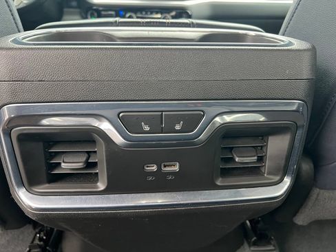 Used 2022 Chevrolet Silverado 1500 High Country w/ Technology Package AWD/4WD image 21
