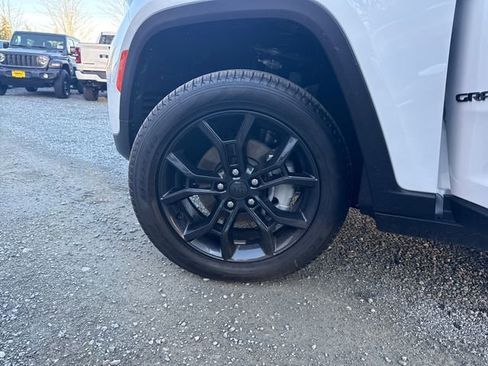 New 2025 Jeep Grand Cherokee Limited image 28