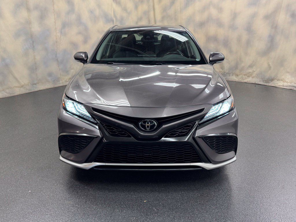 Used 2024 Toyota Camry XSE FWD image 5