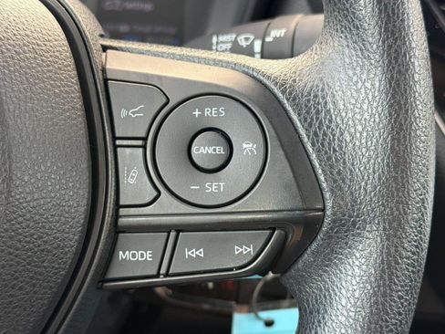 Used 2022 Toyota Corolla LE FWD image 18