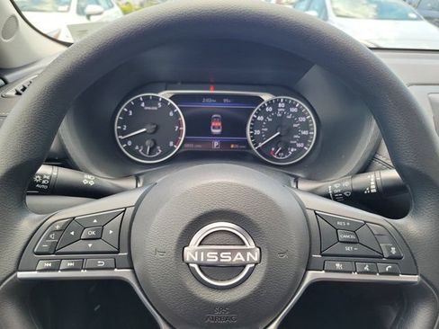 Used 2025 Nissan Sentra SV FWD image 22