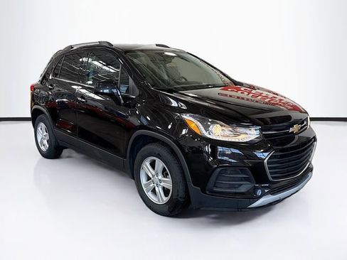 Used 2019 Chevrolet Trax LT w/ Driver Confidence Package image 3