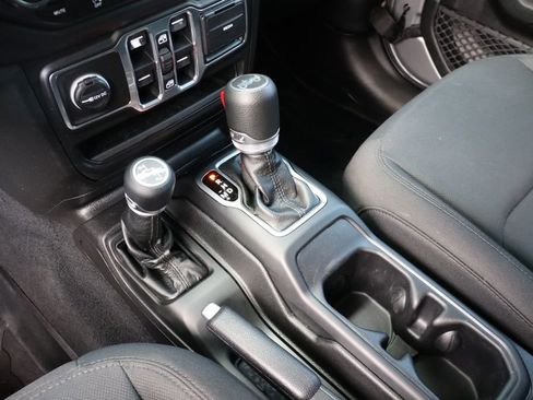Used 2018 Jeep Wrangler Unlimited Sport S AWD/4WD image 27