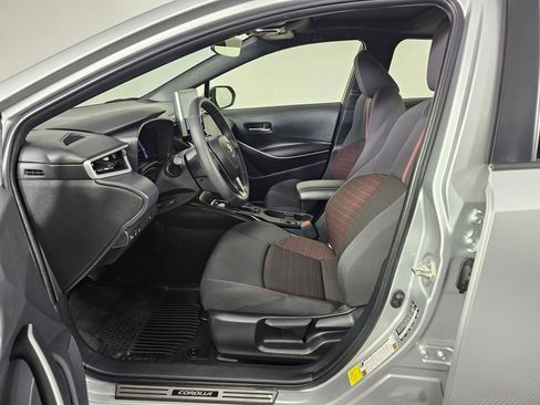Used 2025 Toyota Corolla SE w/ SE Premium Package image 19