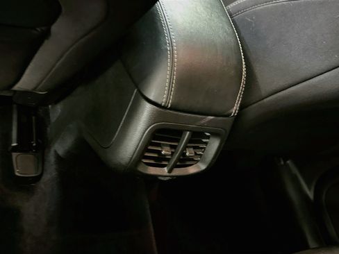 Used 2017 Jeep Cherokee Sport AWD/4WD image 27