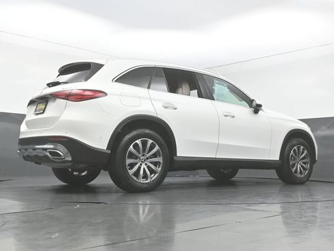 Used 2025 Mercedes-Benz GLC 300 4MATIC image 45