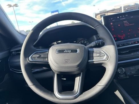 New 2026 Jeep Compass Latitude AWD/4WD image 19