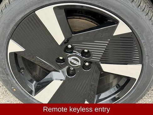 New 2026 Nissan Kicks SR w/ Cold Weather Package AWD/4WD image 10