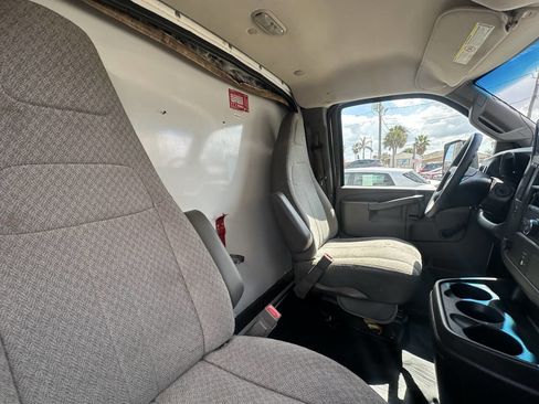 Used 2016 Chevrolet Express 4500 w/ Chrome Appearance Package image 11