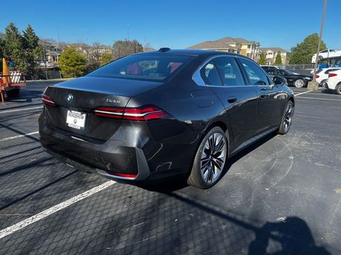 Used 2025 BMW 530i image 5