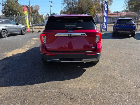 Used 2020 Ford Explorer XLT w/ Equipment Group 202A AWD/4WD image 4
