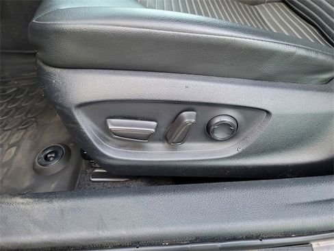 Used 2023 Toyota Camry SE image 13