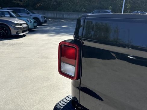 Used 2023 Jeep Gladiator Rubicon w/ Cold Weather Group image 23