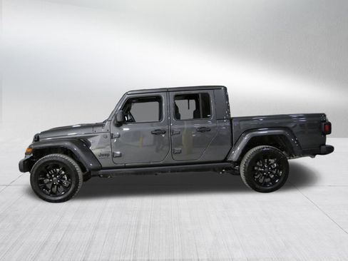 Used 2025 Jeep Gladiator Sport image 4