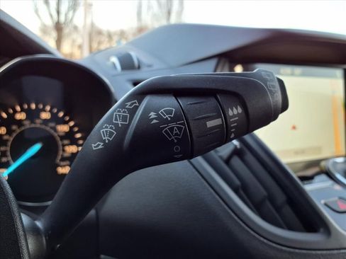 Used 2018 Ford Escape Titanium w/ Ford Safe & Smart Package image 17