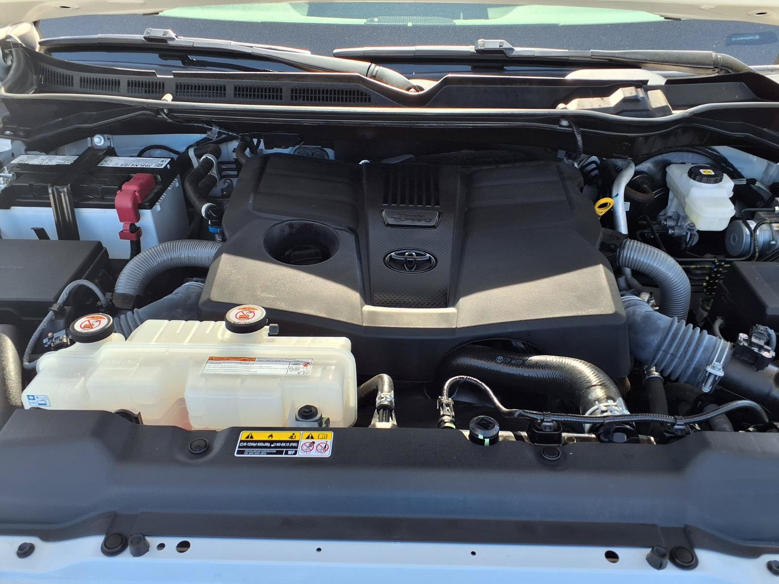 Used 2024 Toyota Tundra Limited AWD/4WD image 30