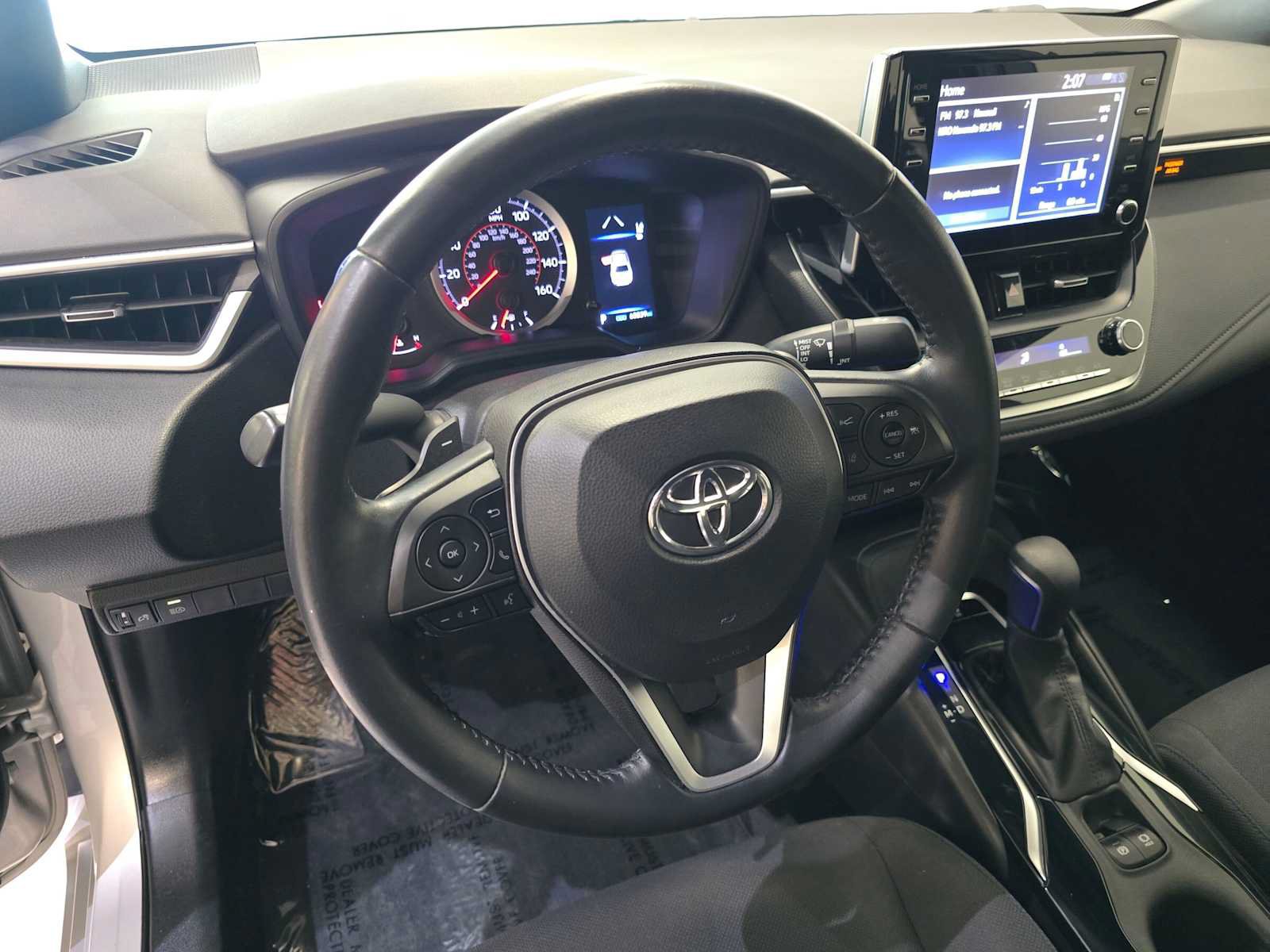 Used 2020 Toyota Corolla SE FWD image 2