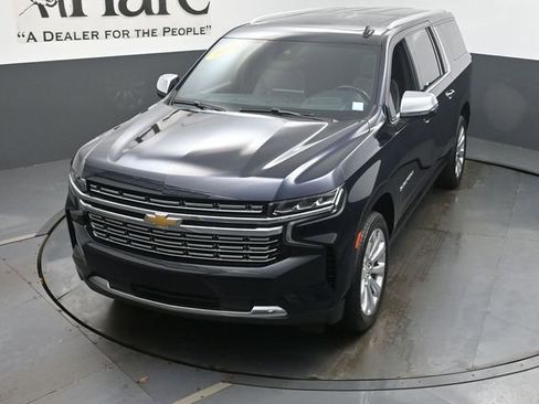 Used 2024 Chevrolet Suburban Premier w/ Premium Package 2 AWD/4WD image 51