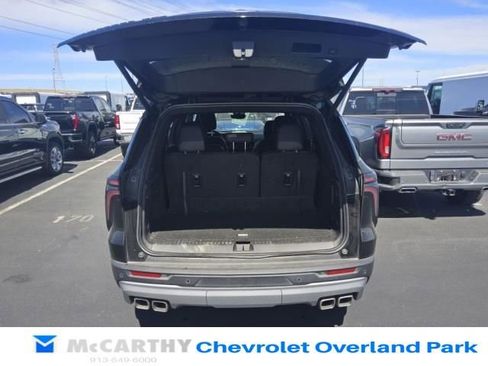 Used 2024 Chevrolet Traverse Z71 w/ Enhanced Driving Package AWD/4WD image 5