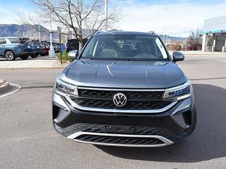 Used 2022 Volkswagen Taos SE video 2