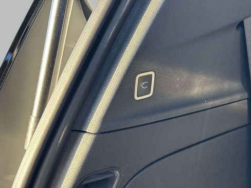 New 2026 Chrysler Pacifica Select FWD image 9