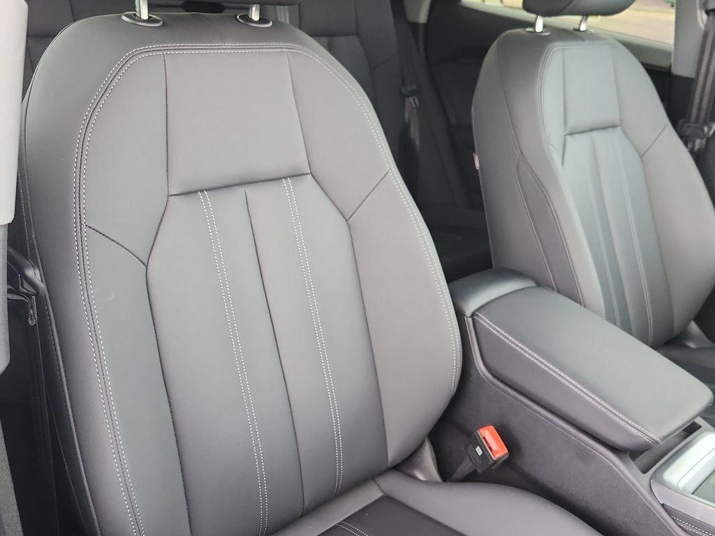 Used 2025 Audi Q5 Premium AWD/4WD image 15