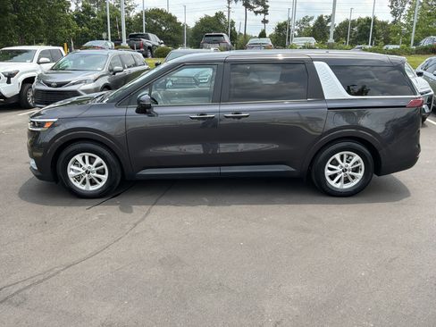 Used 2024 Kia Carnival LX FWD image 7