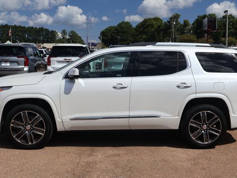 Used 2019 GMC Acadia Denali w/ Technology Package FWD image 2