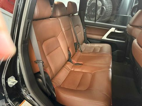 Used 2019 Toyota Land Cruiser AWD/4WD image 30