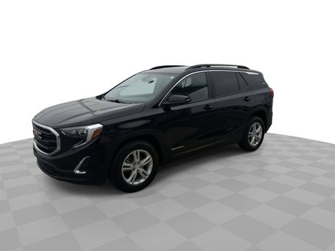 Used 2021 GMC Terrain SLE w/ Driver Convenience Package image 4