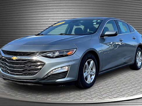 Used 2024 Chevrolet Malibu LT image 3